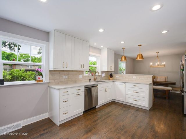529 Susan Lane, Deerfield, IL 60015