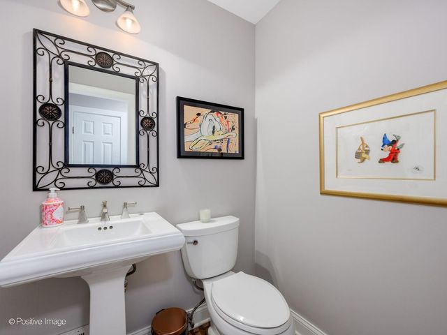 529 Susan Lane, Deerfield, IL 60015