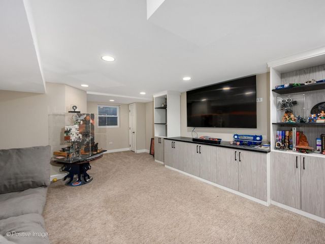 529 Susan Lane, Deerfield, IL 60015