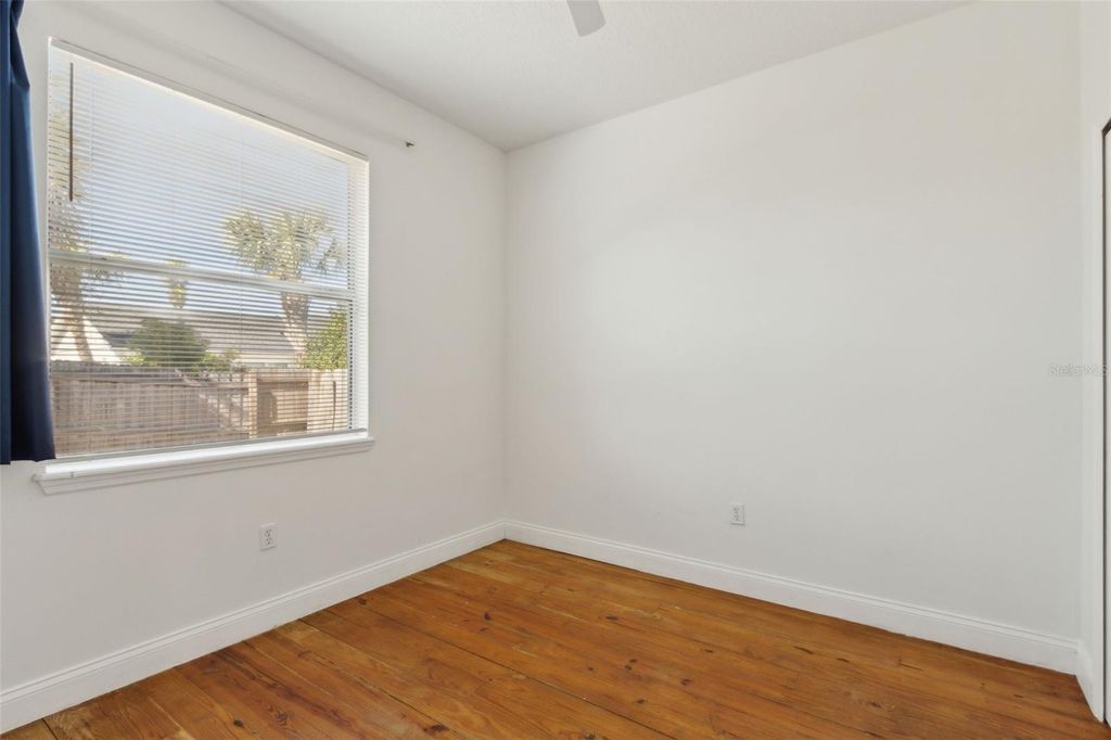 Image 13 of property listing at 10524 RAMBLEWOOD ROAD, Orlando, FL 32837