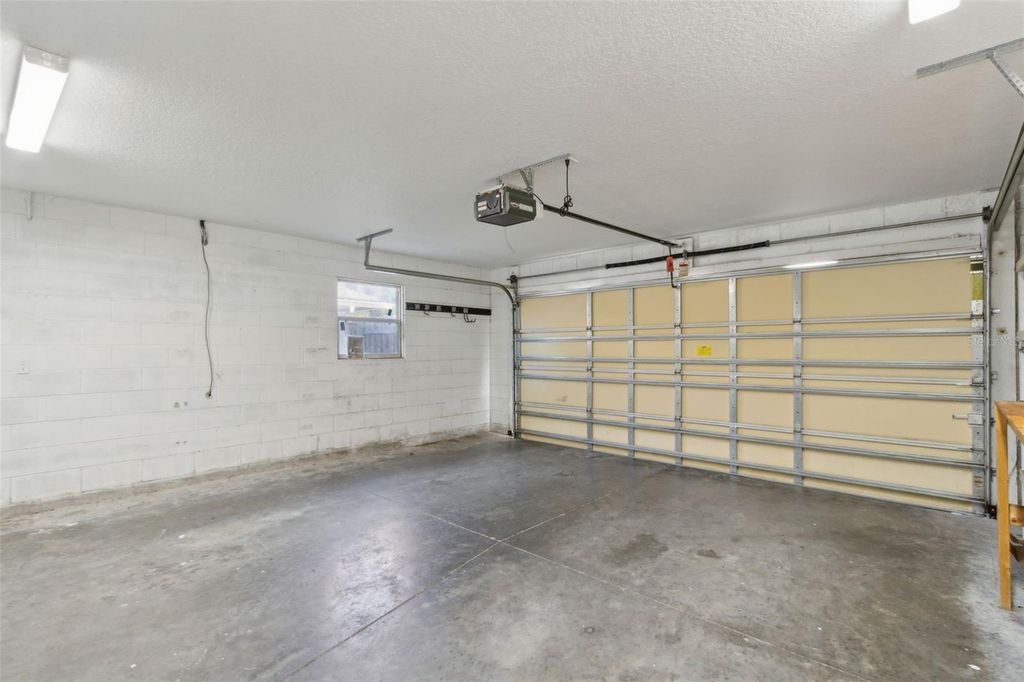 Image 19 of property listing at 10524 RAMBLEWOOD ROAD, Orlando, FL 32837