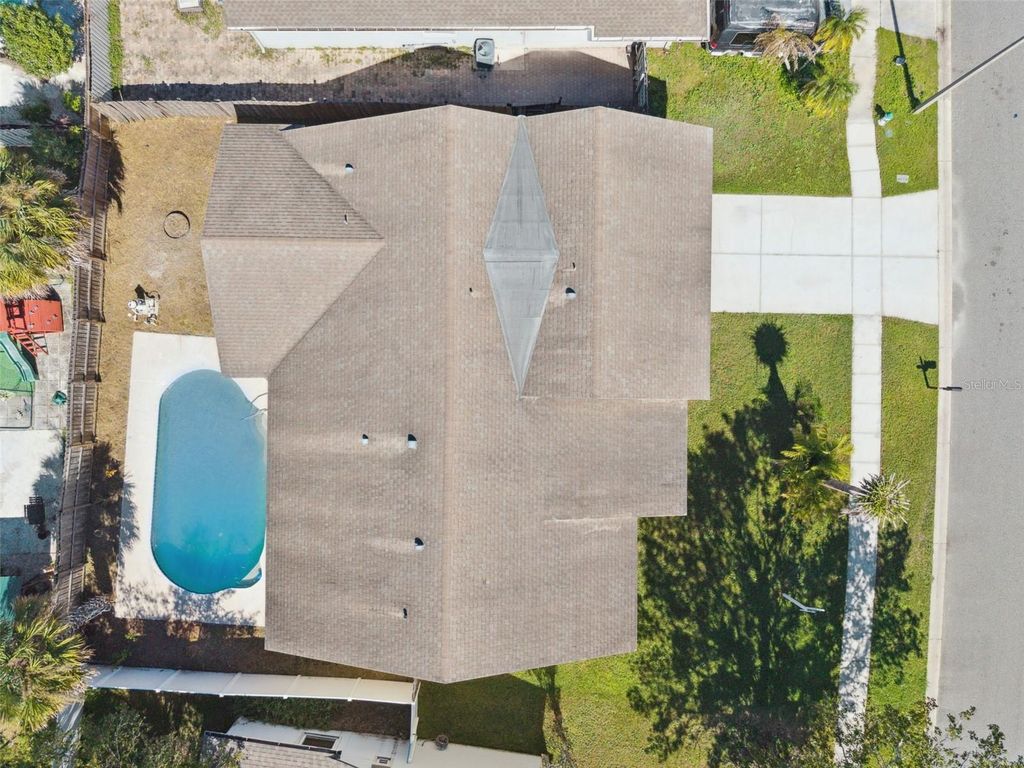 Image 26 of property listing at 10524 RAMBLEWOOD ROAD, Orlando, FL 32837