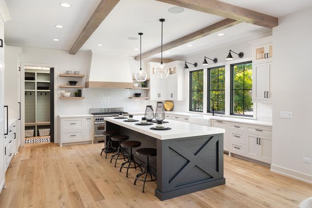 707 Thornwood Drive, Naperville, IL 60540