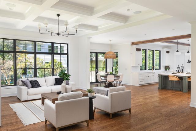 707 Thornwood Drive, Naperville, IL 60540