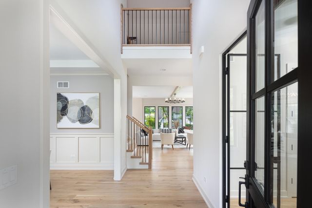 707 Thornwood Drive, Naperville, IL 60540