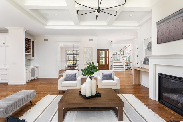 707 Thornwood Drive, Naperville, IL 60540