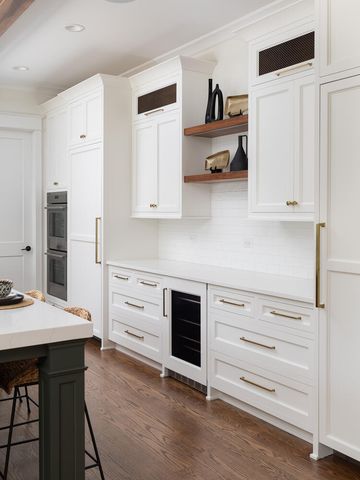 707 Thornwood Drive, Naperville, IL 60540