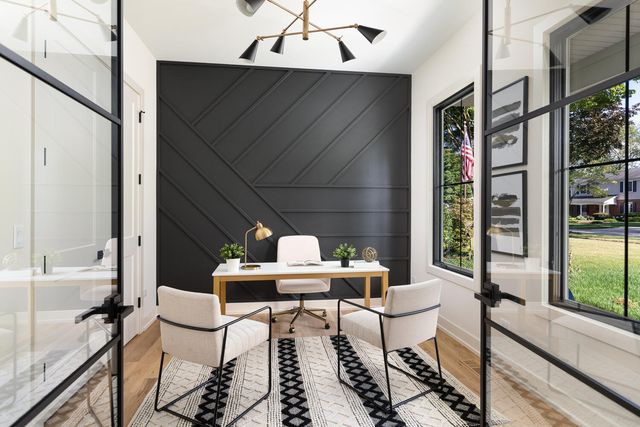 707 Thornwood Drive, Naperville, IL 60540