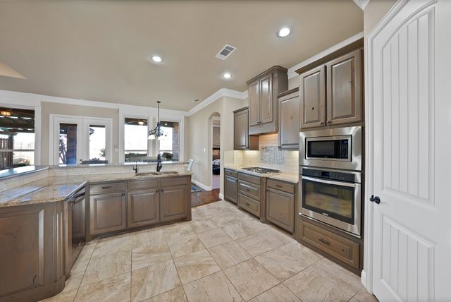 12233 Bella Palazzo Drive, Fort Worth, TX 76126