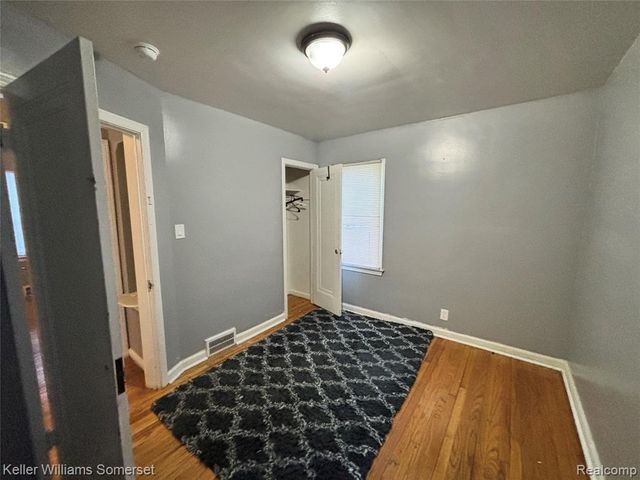 10595 Somerset Avenue, Detroit, MI 48224