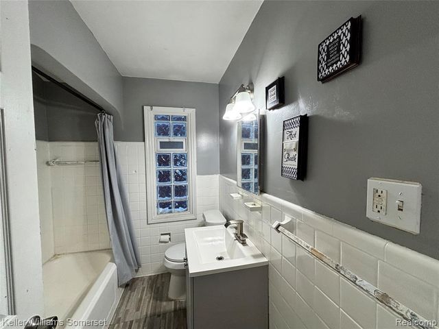 10595 Somerset Avenue, Detroit, MI 48224