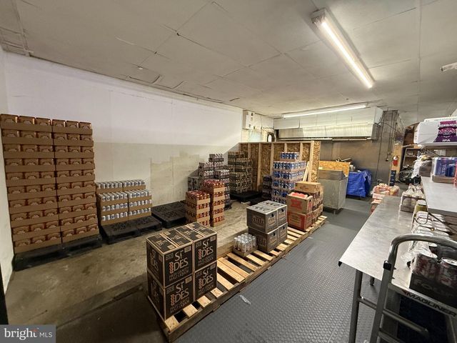 58-60 W 9TH ST, Chester, PA 19013