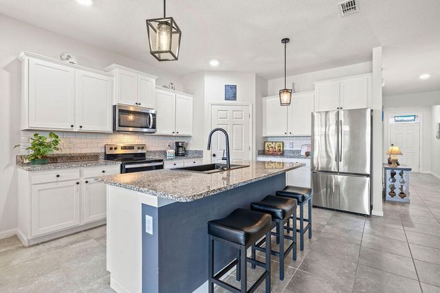 2165 SW Hawk River Dr Drive SW, Vero Beach, FL 32962