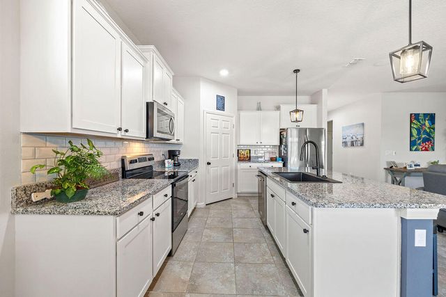 2165 SW Hawk River Dr Drive SW, Vero Beach, FL 32962