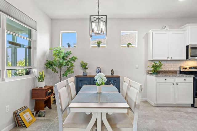 2165 SW Hawk River Dr Drive SW, Vero Beach, FL 32962