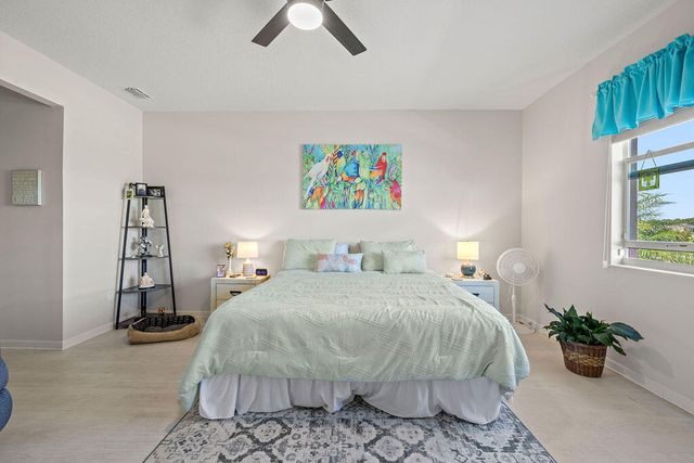 2165 SW Hawk River Dr Drive SW, Vero Beach, FL 32962