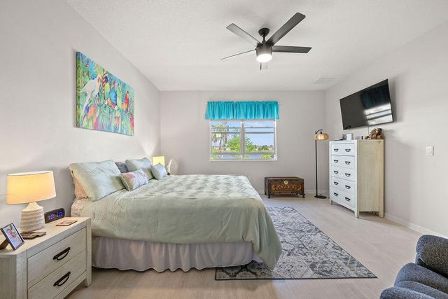 2165 SW Hawk River Dr Drive SW, Vero Beach, FL 32962