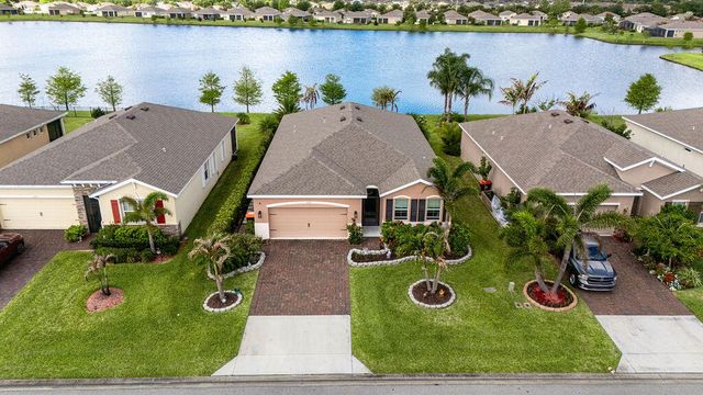 2165 SW Hawk River Dr Drive SW, Vero Beach, FL 32962