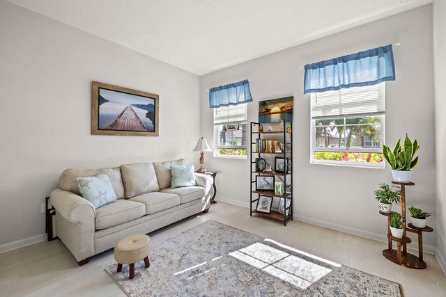 2165 SW Hawk River Dr Drive SW, Vero Beach, FL 32962