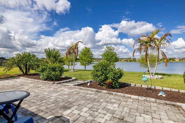 2165 SW Hawk River Dr Drive SW, Vero Beach, FL 32962