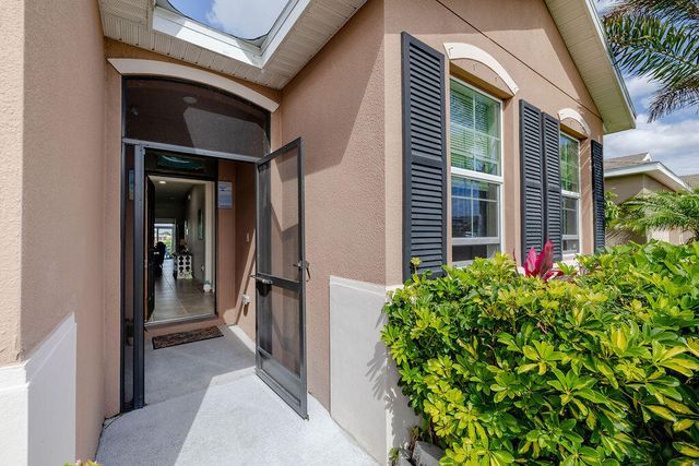 2165 SW Hawk River Dr Drive SW, Vero Beach, FL 32962