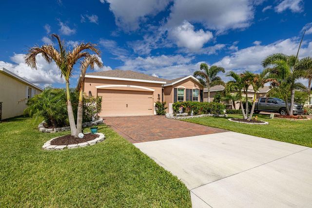 2165 SW Hawk River Dr Drive SW, Vero Beach, FL 32962