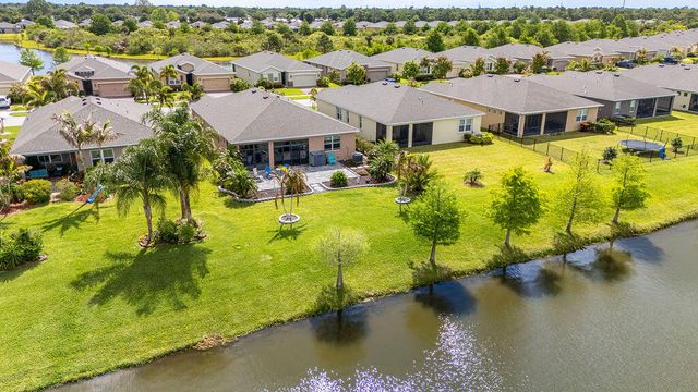 2165 SW Hawk River Dr Drive SW, Vero Beach, FL 32962