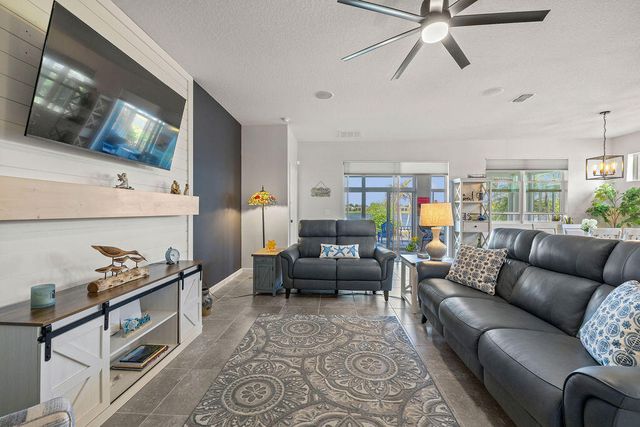 2165 SW Hawk River Dr Drive SW, Vero Beach, FL 32962