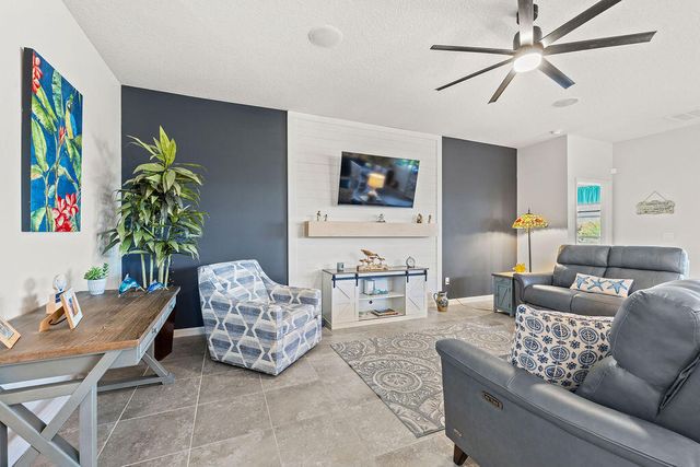 2165 SW Hawk River Dr Drive SW, Vero Beach, FL 32962