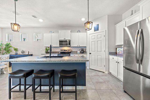 2165 SW Hawk River Dr Drive SW, Vero Beach, FL 32962