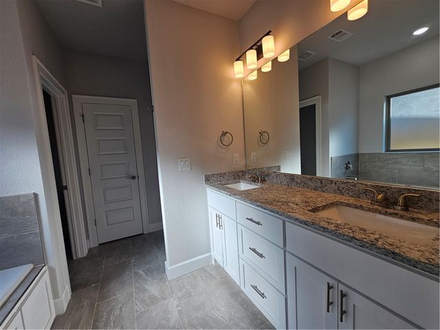 224 S Maroon Avenue, Fayetteville, AR 72704