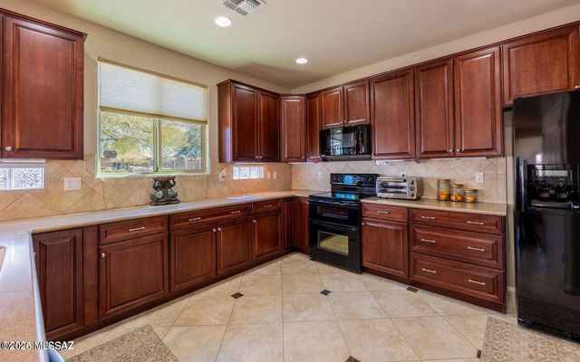 13845 E Poelstra Street, Vail, AZ 85641