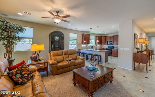 13845 E Poelstra Street, Vail, AZ 85641