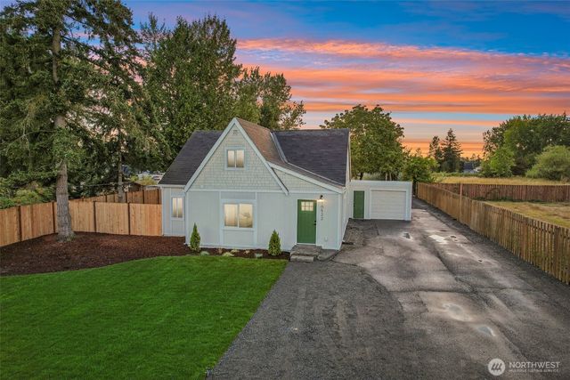 10522 22nd Avenue E, Tacoma, WA 98445