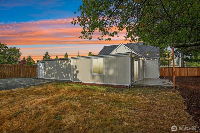 10522 22nd Avenue E, Tacoma, WA 98445