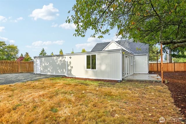 10522 22nd Avenue E, Tacoma, WA 98445