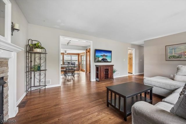 320 Garretson Rd, Bridgewater Twp., NJ 08807