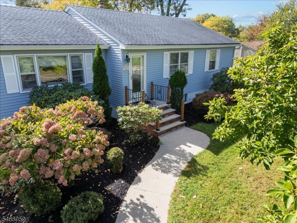 320 Garretson Rd, Bridgewater Twp., NJ 08807 — photo 2