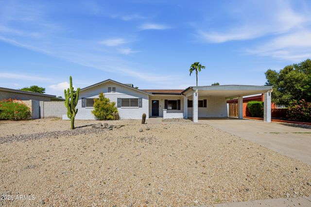 3040 E DAHLIA Drive, Phoenix, AZ 85032