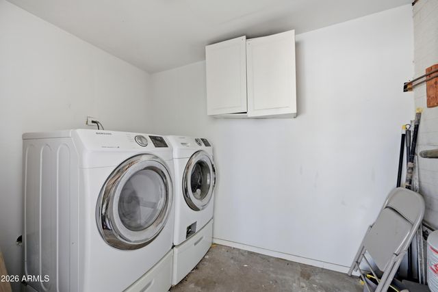 3040 E DAHLIA Drive, Phoenix, AZ 85032