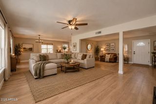 3040 E DAHLIA Drive, Phoenix, AZ 85032