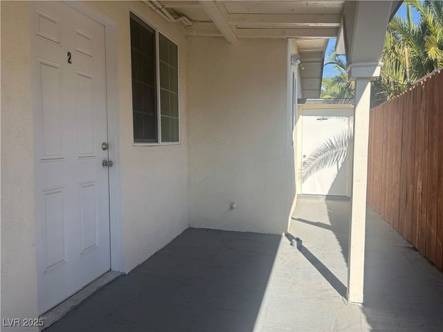 724 North 9th Street 2, Las Vegas, NV 89101