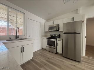 724 North 9th Street 2, Las Vegas, NV 89101