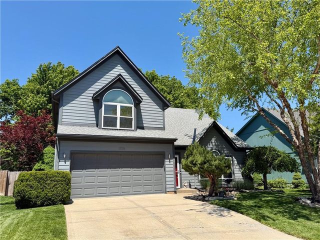1328 E 154TH Terrace, Olathe, KS 66062