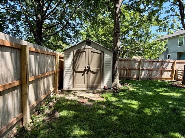 1328 E 154TH Terrace, Olathe, KS 66062