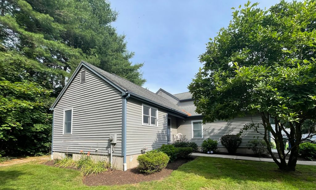 1 Rushford Meade 1, Granby, CT 06035