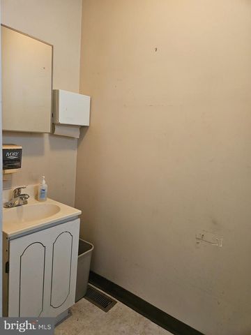 110 KESWICK AVE, Glenside, PA 19038