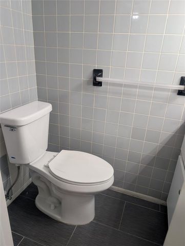 9209 SEMINOLE BOULEVARD 67, Seminole, FL 33772