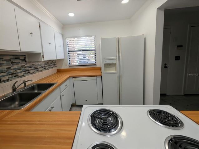 9209 SEMINOLE BOULEVARD 67, Seminole, FL 33772