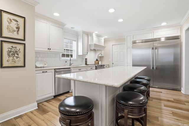 6888 Cottage Lane, Newburgh, IN 47630
